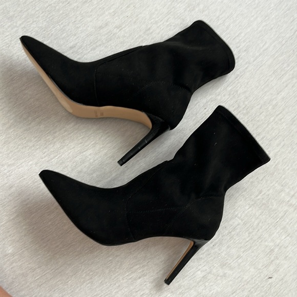 NWOT Nine West Reves, Black, Suade, Stiletto, Dress Bootie size 8.5M - Picture 6 of 13
